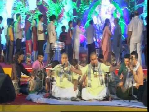 Kripa Barsye Rakhna Radharani- LIVE - bhajan by Shri Chitra Vichitraji Maharaj in December 2014 At Delhi